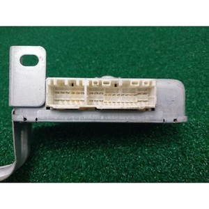 คอมพิวเตอร์ ES XV30 ปี 2001-2006, ตัวควบคุมโช้คอัพมือสอง ของแท้ 8924333080 - Product Image 3
