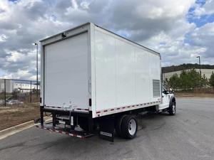 Tracteur routier diesel 6x4 robuste pour le transport de marchandises et les travaux de construction à grande échelle dans le secteur de la logistique et des infrastructures - Product Image 4