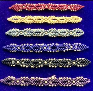 Bijoux de jour de l'amitié Bracelet en macramé fil multicolore Bracelet en laiton plaqué or Designer trouver Bracelet de style bohème - Product Image 3