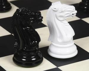 Jeu d'échecs soviétique de club de 1940 reproduit, en bois d'ébène et de buis peint blanc ivoire, pièces de 4,0 cm de hauteur, au meilleur prix - Product Image 4