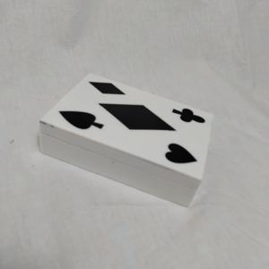 Caja de naipes de resina táctil negra personalizable Material de madera de una sola cubierta con embalaje personalizado para jugar - Product Image 6