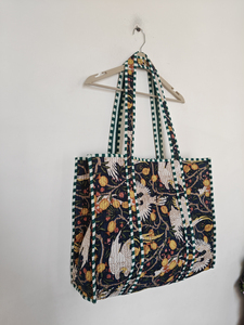 Casual Cotton Quilted <b>Laptop</b> <b>Sleeve</b> with Crane and Fruit Pattern Large Capacity Shoulder Strap Design - Product Image 3