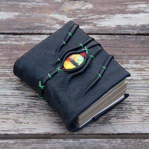 Mini journal en cuir œil de dragon, carnet de notes gothique de poche, livre de sorts fantastique à couverture rigide, journal inspiré de Hocus Pocus avec œil de monstre - Product Image 6