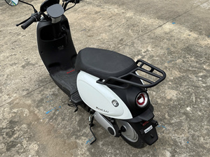 Porte-bagages arrière moderne en acier de haute qualité noir mat M-Biker pour scooter électrique VinFast Motio, support de fixation pour top case - Product Image 3