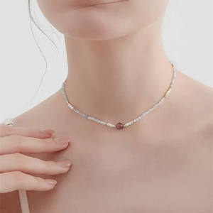 Collier de luxe léger en perles d'eau douce bleu mer pour femmes, chaîne de clavicule, design de niche pour pulls - Product Image 1
