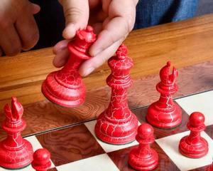 Reproducción del juego de ajedrez Staunton de 1849 – Piezas de ajedrez de madera de boj pintadas, Rey de 4.5 pulgadas, al mejor precio - Product Image 4