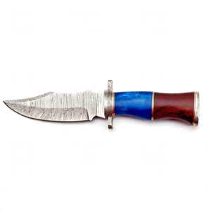 Herramienta fija de acero damasco con patrón de plumas hecha a mano, con mango de madera dura y hueso estabilizado azul. - Product Image 1