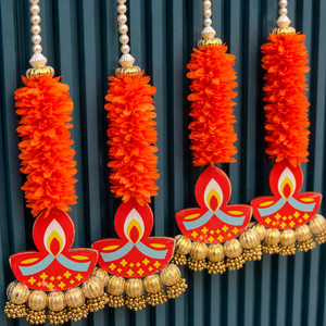 Guirnalda Colgante de Diya con Flores de Caléndula Naranja y Perlas, Decoración Festiva para Puerta, Pared, Diwali, Mandir y Hogar - Product Image 5