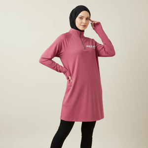 Haut à manches longues pour femmes musulmanes avec trous pour les pouces - Vêtement de modestie écologique UPF50+ pour le sport, le fitness, la superposition, confort toutes saisons - Product Image 1