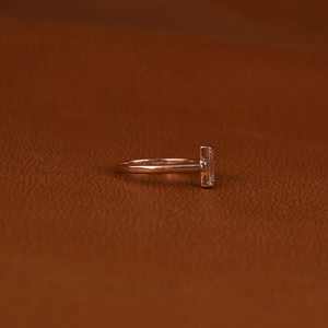 Anillo de Compromiso de Plata de Ley S925 con Moissanita VVs1 de Corte Esmeralda de 2 Quilates con Certificado GRA, Cuatro Garras, Joya Fina, Regalo para Mujer - Product Image 4