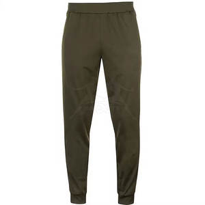 Survêtement de sport actif avec tissu à séchage rapide et maintien extensible, élégant et performant - Product Image 3