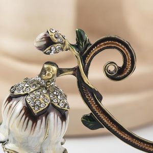 Sifflet d'extinction de bougie en laiton fait main avec motif décoratif pour l'aromathérapie en intérieur - Product Image 3