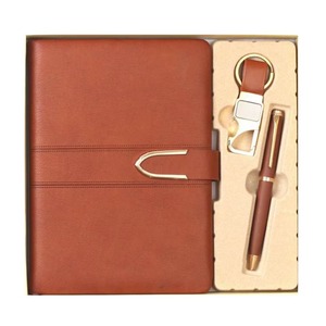 Set de Regalo de Cuero PU Grabado Personalizado de Calidad de Exportación con Diario y Llavero para Eventos Corporativos, Disponible para Branding, Mejor Precio - Product Image 1