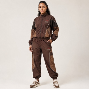 Ensemble de survêtement coupe-vent léger pour femmes, idéal pour la course à pied et les activités de plein air, avec veste zippée et pantalon - Product Image 4