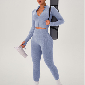 Ensemble de yoga trois pièces pour femmes, respirant, anti-transpiration, avec leggings taille haute, soutien-gorge de sport et veste. - Product Image 4
