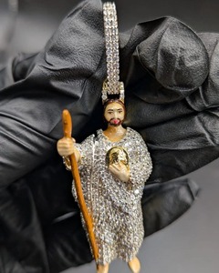จี้พระเยซูคริสต์ประดับคริสตัลและมอสซาไนต์ เงินแท้ 925 เครื่องประดับแฟชั่นสำหรับทุกเพศ เหมาะเป็นของขวัญ - Product Image 5