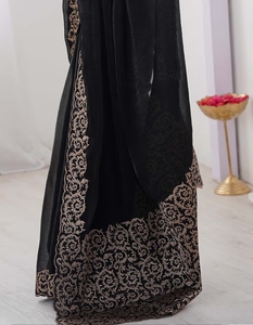 Sari KV negro bordado con blusa sin coser - Product Image 4