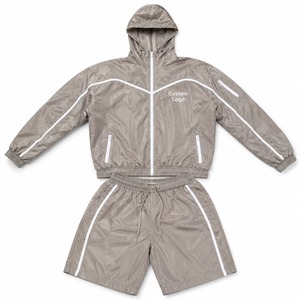 Conjunto Deportivo para Hombre con Capucha Gris, Chaqueta y Pantalones Cortos de Poliéster de Secado Rápido, Ropa de Verano al por Mayor, Cortavientos con Logotipo Personalizado - Product Image 1