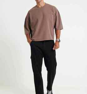 Camiseta de Streetwear con Logotipo Personalizado, 300GSM, Algodón de Alta Calidad, Corte Holgado y Extra Grande para Hombre - Product Image 2