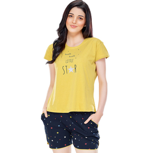 Achetez maintenant : Ensemble coordonné t-shirt imprimé et short pour femme – Mode estivale, léger, décontracté, coupe ample, ensemble deux pièces pour femmes - Product Image 6