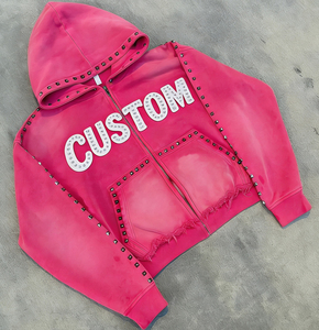 เสื้อฮู้ดซิปผู้ชายสีชมพูสดแบบสั่งทำพิเศษ ประดับหมุดและคริสตัล ขอบเสื้อแบบทำเก่าสไตล์สตรีทแวร์ เพื่อลุคแฟชั่น - Product Image 2