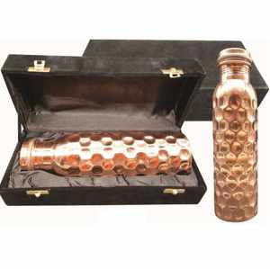 Botella de Cobre de Alta Calidad, Botella de Cobre Martillada con Diseño de Colmena, Martillada con Diseño de Diamante, Estándar Ayurvédico - Product Image 2