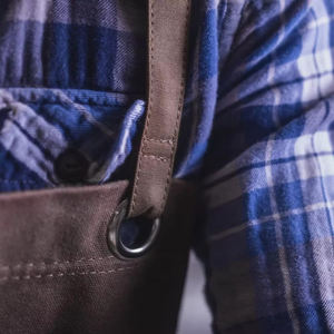 ผ้ากันเปื้อนหนังแท้แบบถอดสายได้ พร้อมโลโก้สลักเลเซอร์ตามสั่ง ออกแบบสำหรับบาร์เทนเดอร์ บาริสต้า และช่างฝีมือ - Product Image 2