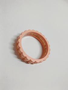 Bracelets en résine faits à la main, accessoires de mode haut de gamme pour femmes, qualité export, impression numérique unie, vente en gros - Product Image 3
