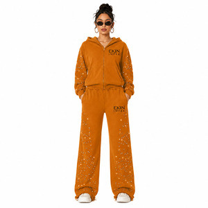 EKIN IMPEX Conjunto de Sudadera y Pantalón Vintage de Dos Piezas en Naranja Quemado con Lavado Mineral, con Pedrería, Sudadera con Capucha Corta de Corte Holgado con Cremallera Completa y Pantalón de Pierna Ancha con Bajo Deshilachado - Product Image 3
