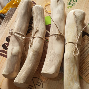 Bâton à mâcher pour chien en bois de café écologique vietnamien - Durable, sûr, naturel, jouet de nettoyage des dents et d'exercice longue durée pour chiens - Product Image 5