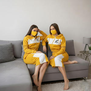 Conjunto de faldas personalizadas OEM a la moda para mujer, top corto con capucha y estampado de logotipo informal, conjunto de faldas con capucha para invierno - Product Image 6