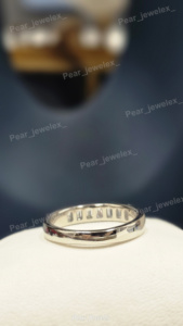 Anillo Minimalista de Moissanita Baguette con Canal de Diamantes, Plata de Ley 925, Media Eternidad, Anillo de Boda Apilable, Joyería de Promesa - Product Image 6