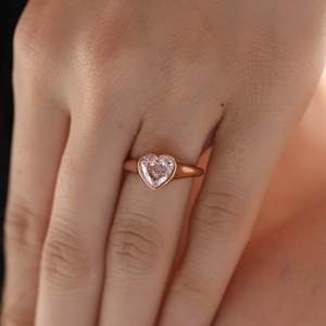 Luxury 1ct Heart Cut Pink Lab Grown <b>Diamond</b> <b>Ring</b> Rose Gold Bezel Setting Solitaire Engagement <b>Ring</b> for Women Certified IGI VVS - Product Image 3