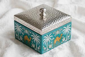 Teal Blue Enamel Printed Metal Dessert Box Flat Lid Gold Camel White Floral Storage Jar Luxury <b>Sweet</b> <b>Container</b> - Product Image 3