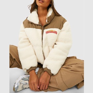 Veste matelassée en duvet de haute qualité avec logo de marque personnalisé pour femmes, veste matelassée épaisse en duvet pour femmes, veste matelassée à fermeture éclair intégrale - Product Image 5