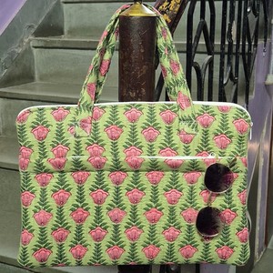 Sac fourre-tout vintage en toile de coton léger, motif floral vert rose, pour ordinateur portable de taille moyenne, idéal pour le travail, avec motif lettres. - Product Image 1