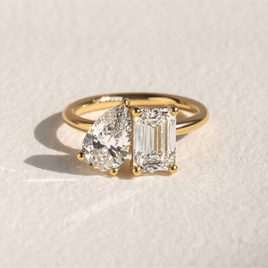 Anillo de Compromiso y Boda de Oro Sólido de 18K/14K/10K y Plata 925 con Diamante Cultivado en Laboratorio Certificado por IGI, Corte Pera Clásico, Esmeralda, Toi Et Moi - Product Image 1