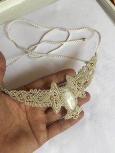 Collar de Macramé con Piedra Lunar Hecho a Mano - Joyería Boho Chic con Piedras Preciosas - Mangalmay Corporation Venta al por Mayor - Product Image 4