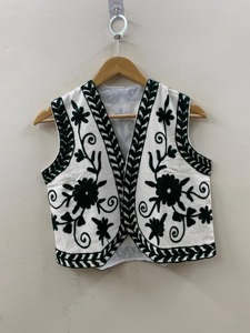 Chaleco de algodón con bordado floral blanco, cuello en V, sin mangas, estilo Prairie Chic, top de verano para mujer adulta - Product Image 1