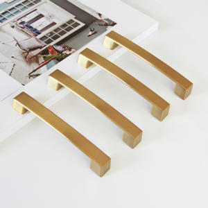 Poignée de meuble moderne rectangulaire incurvée en alliage de zinc durable, tirette de tiroir dorée traditionnelle pour cuisine, chambre, salon, salle à manger - Product Image 1