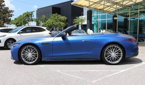 <span class=keywords><strong>Mercedes</strong></span> Benz <span class=keywords><strong>AMG</strong></span> <span class=keywords><strong>SL</strong></span> <span class=keywords><strong>Roadster</strong></span> 2024 2025 Azul Claro, Auto Usado con Interior Claro, Techo Corredizo, al Mejor Precio y Calidad - Product Image 3