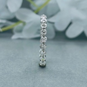 Anillo de Eternidad de Plata 925 con Moissanita de Corte Redondo, Banda Brillante Redonda, Joyería de Boda para Mujer - Product Image 4