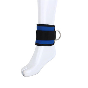 Chevillère d'entraînement avec anneau en D et sangle de cheville réglable pour exercices à câble en salle de sport et entraînements de résistance du bas du corps - Product Image 2