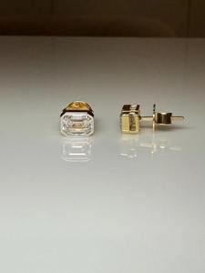 Boucles d'oreilles clous en diamant de laboratoire taille émeraude 2.00ctw, serties clos en or 14K, solitaires minimalistes, cadeau idéal pour mariages, anniversaires et soirées - Product Image 4