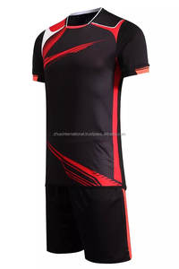 Kit de football personnalisable de haute qualité pour hommes ensemble uniformes en gros conceptions maillot de football pour les sports d'équipe - Product Image 4