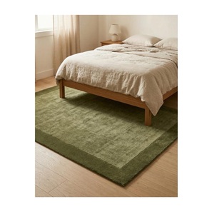 Exportateur en gros de tapis rectangulaires verts unis à poils ras en coton biologique pour chambre à coucher avec envers antidérapant en caoutchouc - Product Image 1