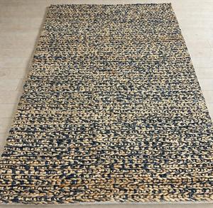 พรมทอมือจากเส้นใยปอกระเจาธรรมชาติ ลายเส้นนามธรรม สไตล์โมเดิร์น สีกรมท่า-น้ำตาล  แบบถักทอหนา  ใช้ได้สองด้าน เป็นมิตรกับสิ่งแวดล้อม เหมาะสำหรับห้องนั่งเล่นหรือพื้นที่สวดมนต์ - Product Image 3