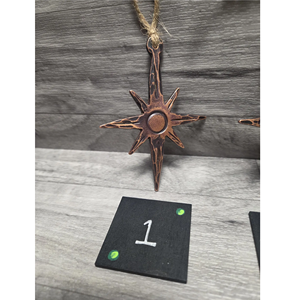 Adornos Colgantes de Copos de Nieve Metálicos Hechos a Mano, Decoraciones Rústicas para Árboles de Navidad - Product Image 4