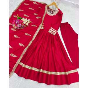 Robe de créateur pour femme avec Dupatta fantaisie pour les fêtes - Product Image 2