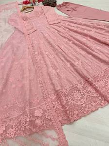 Vestido de fiesta de seda color melocotón con diseño real, nuevo estilo de diseñador, con trabajo de bordado Zari Dori y nuevo color con parte inferior. - Product Image 3